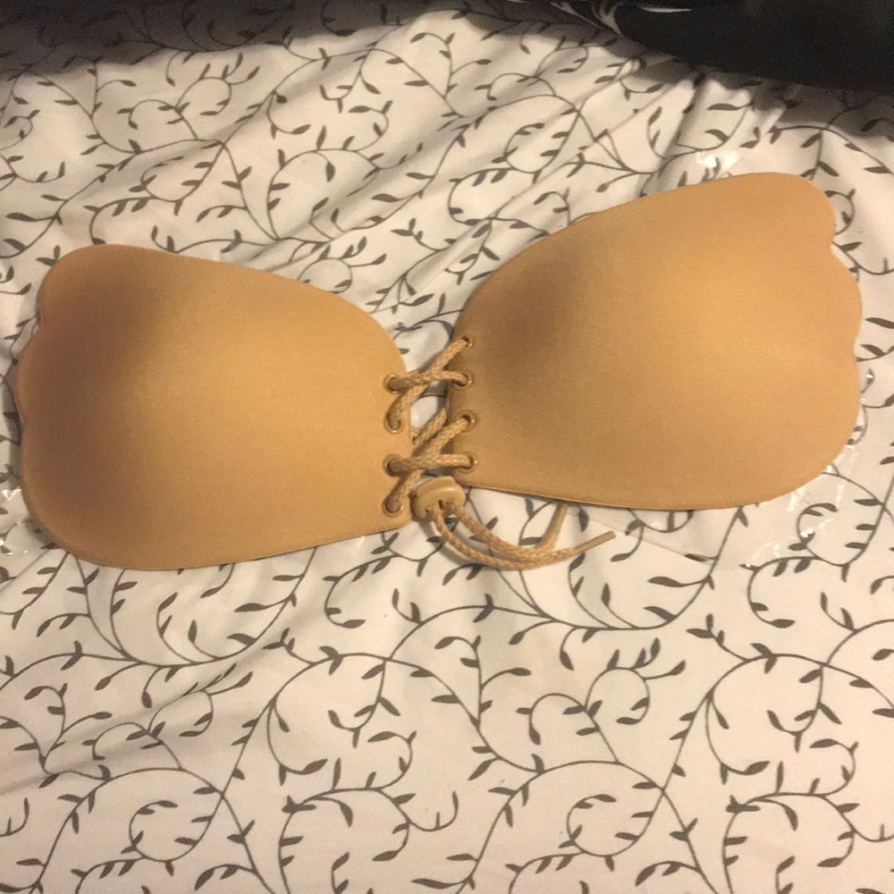 Backless strapless nude bra